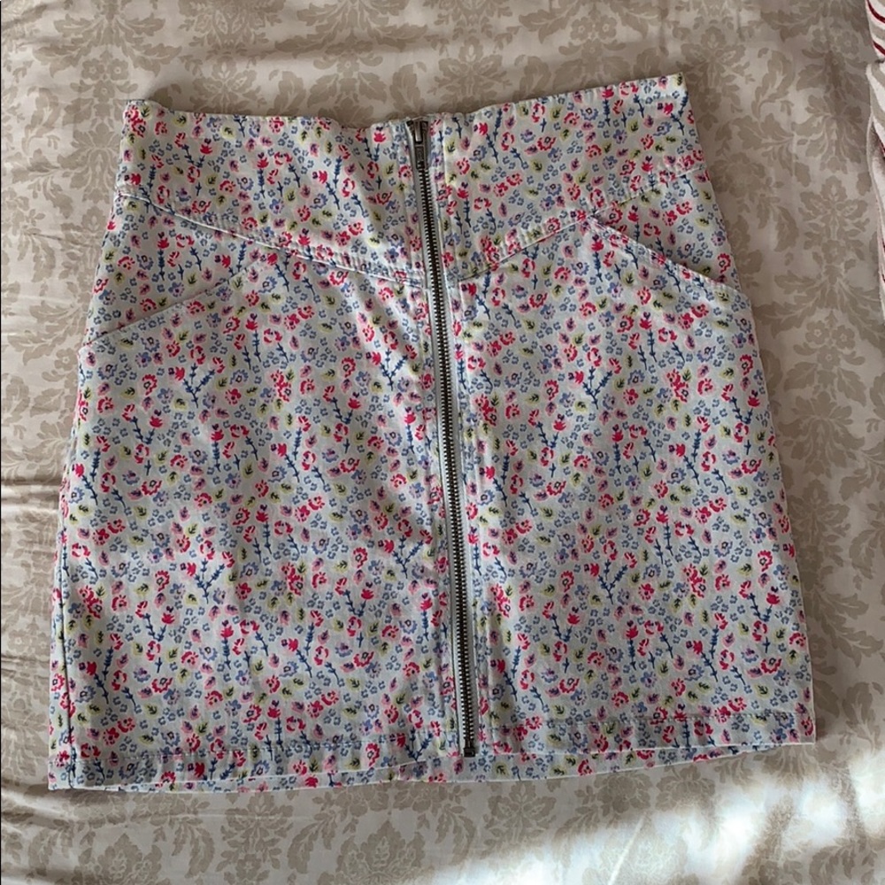 NWOT H&M Floral Skirt